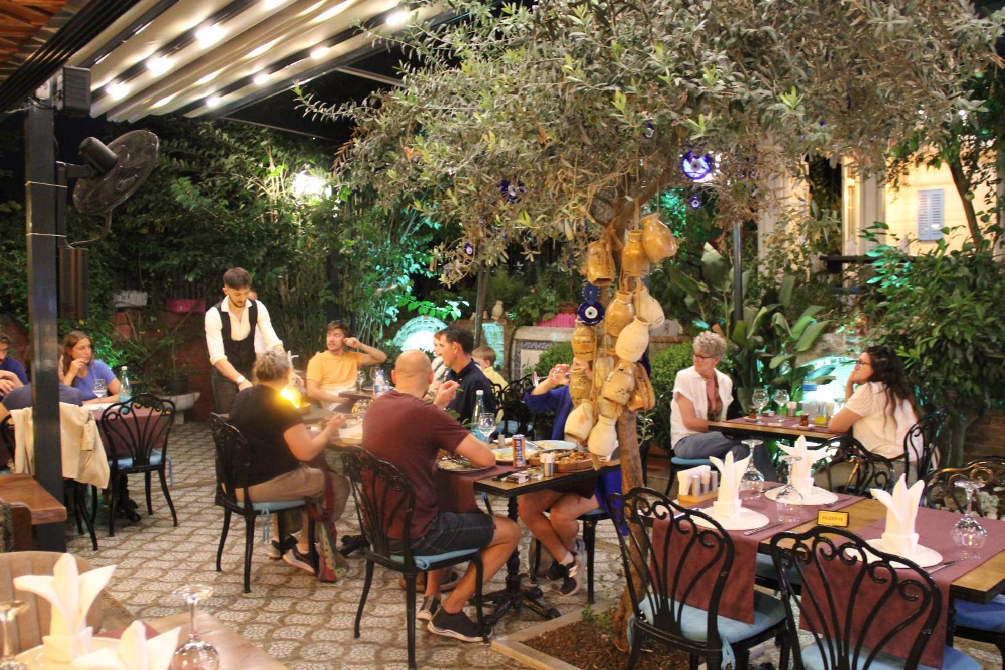 Olive Garden Apart Hotel Istanbul Bagian luar foto